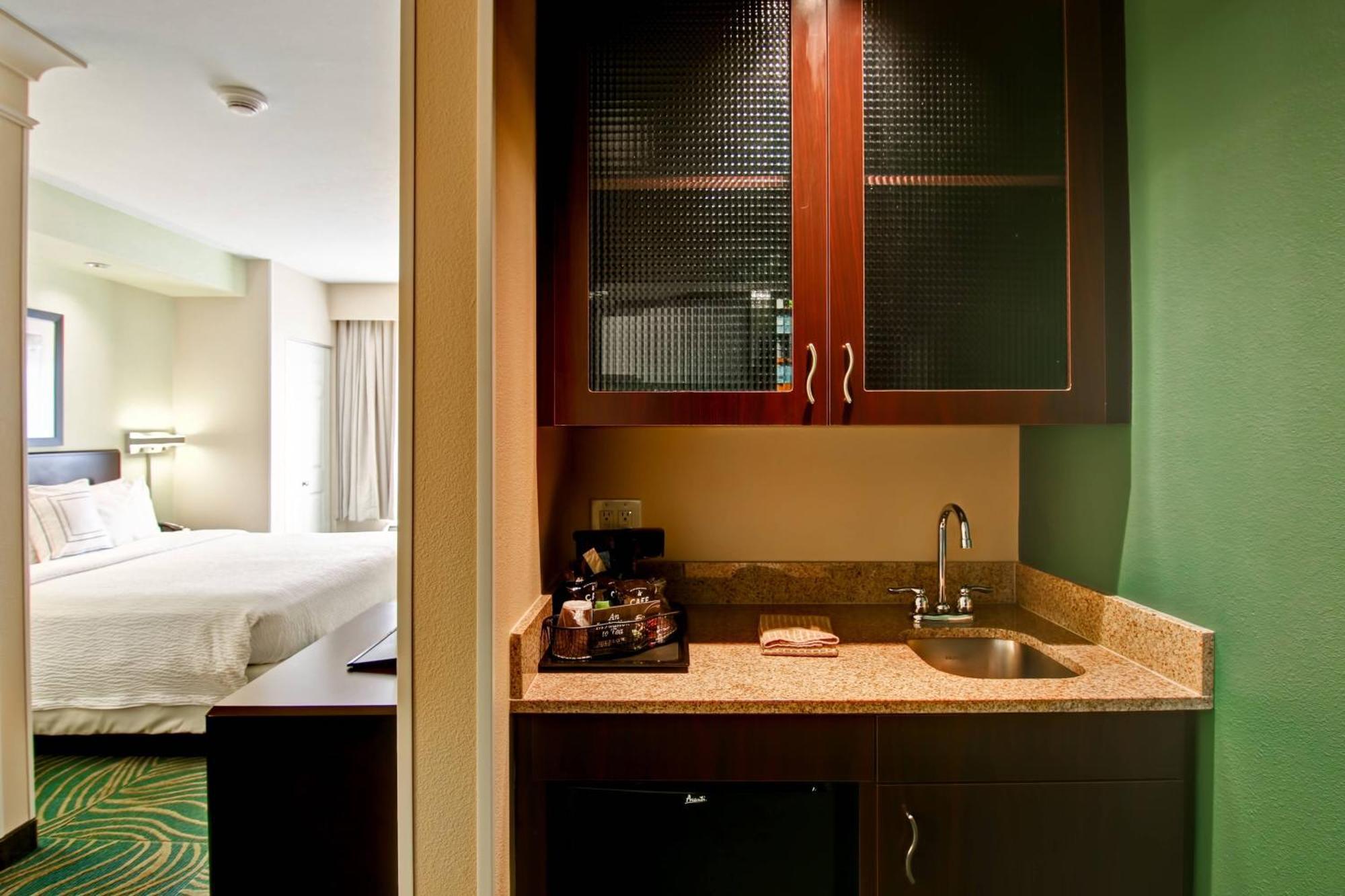 Springhill Hotel 3*